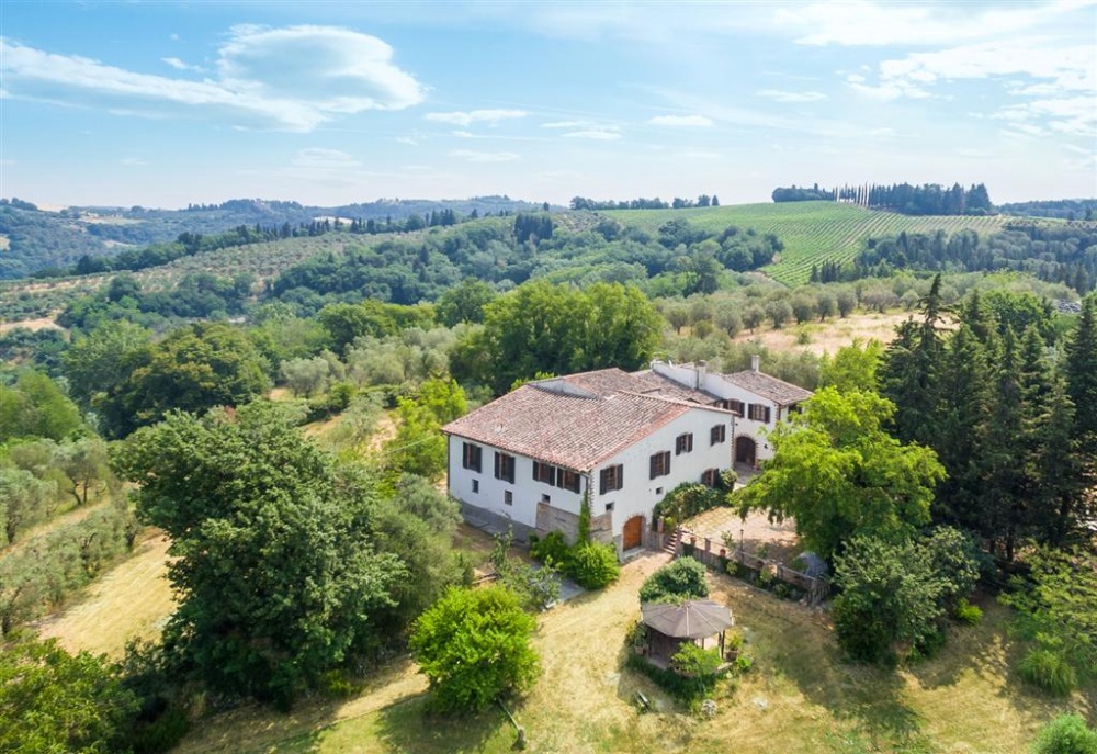 Stunning Property with 10 Hectares of land